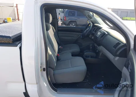2014 Toyota Tacoma из США, поврежденный, VIN 5TFNX4CN4EX040323